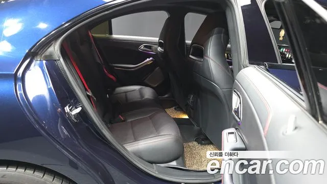Mercedes-Benz CLA 2017 thumb 12