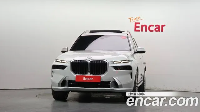 BMW X7 2023 thumb 3