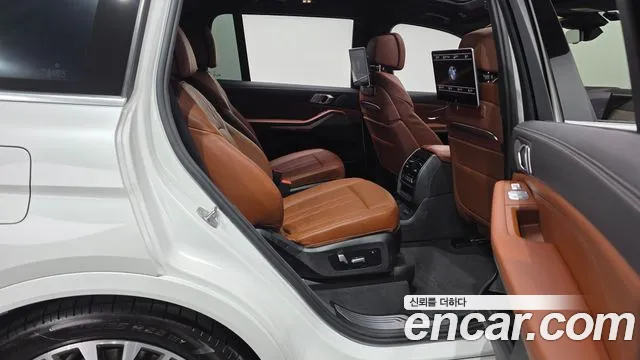 BMW X7 2023 thumb 11