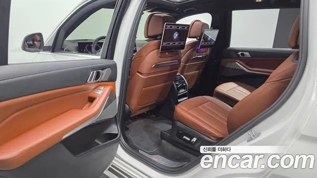 BMW X7 2023 thumb 12