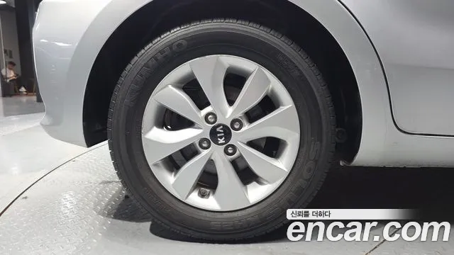 Kia Pride 2017 thumb 5