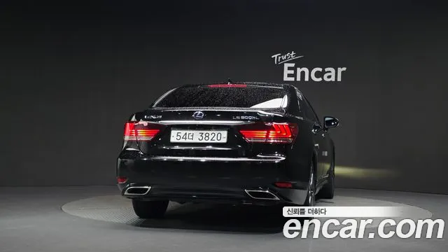 Lexus LS 2014 thumb 4