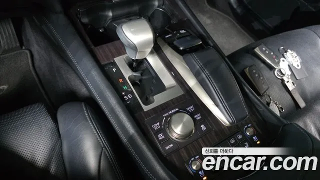 Lexus LS 2014 thumb 9