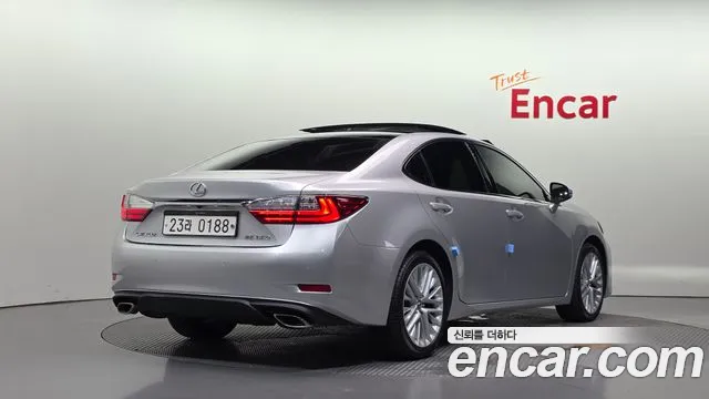 Lexus ES 2016 thumb 2