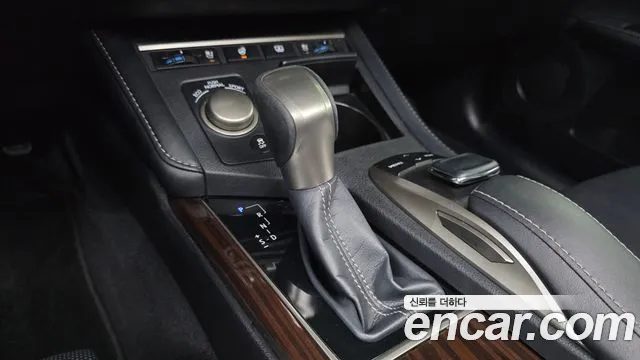 Lexus ES 2016 thumb 9