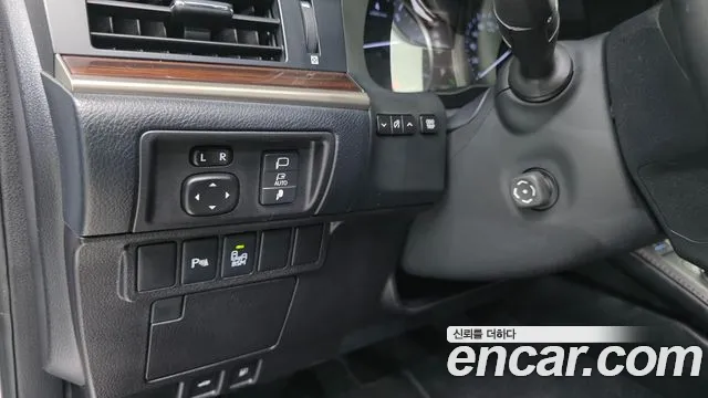 Lexus ES 2016 thumb 12