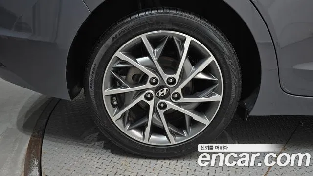 Hyundai Avante 2018 thumb 5