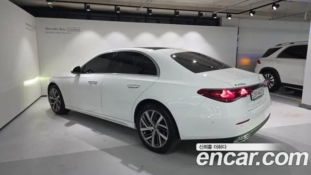 Mercedes-Benz E-Класс 2024 thumb 3