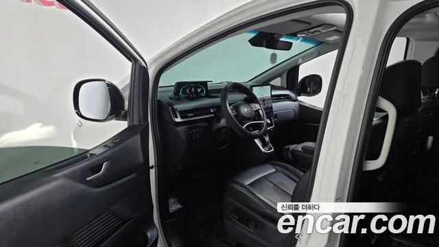 Hyundai Staria 2024 thumb 10