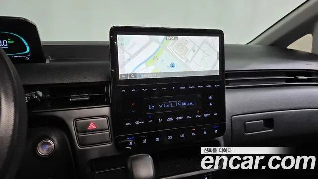 Hyundai Staria 2024 thumb 12