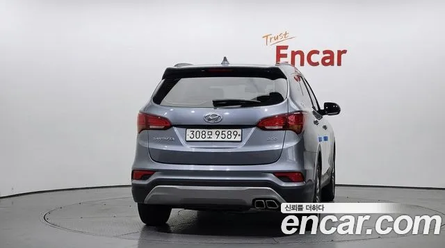 Hyundai Santa Fe 2018 thumb 4