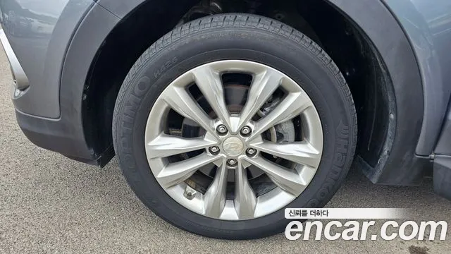 Hyundai Santa Fe 2018 thumb 5