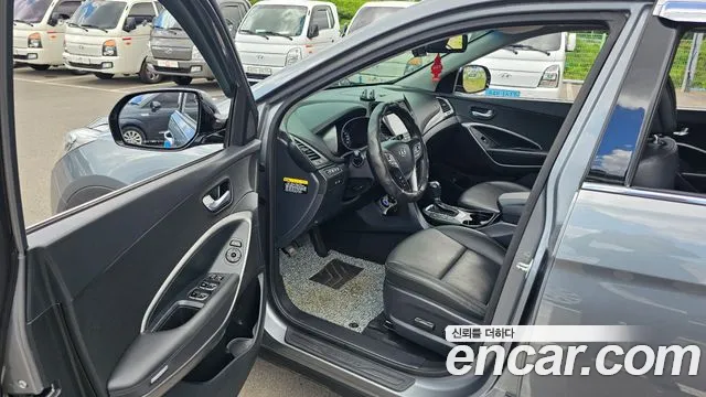 Hyundai Santa Fe 2018 thumb 10
