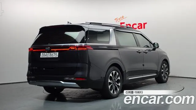 Kia Carnival 2021 thumb 2