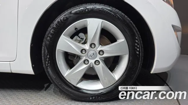 Hyundai Avante 2011 thumb 5