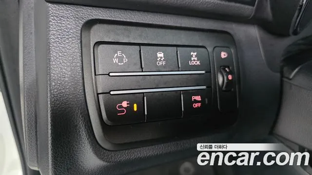 KG_Mobility_Ssangyong TIBOLI 2016 thumb 11