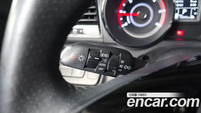 KG_Mobility_Ssangyong TIBOLI 2016 thumb 12