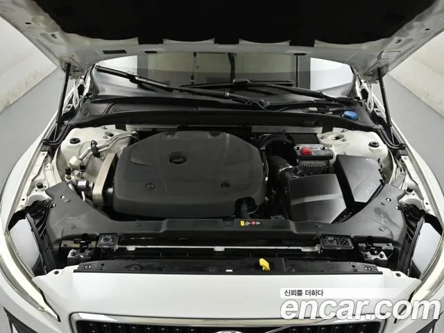 Volvo V60 2020 thumb 6