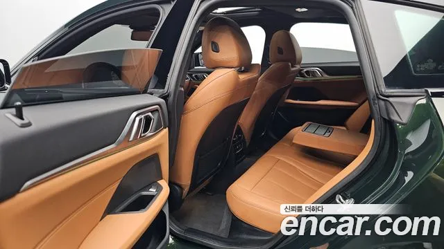 BMW i4 2022 thumb 11