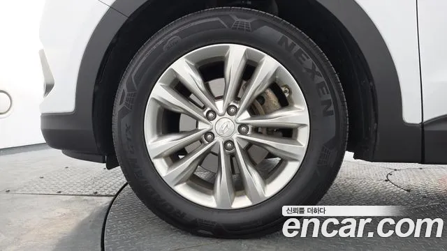 Hyundai Santa Fe 2017 thumb 5