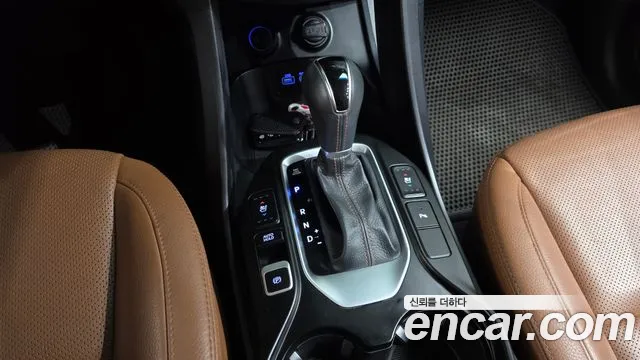 Hyundai Santa Fe 2017 thumb 9