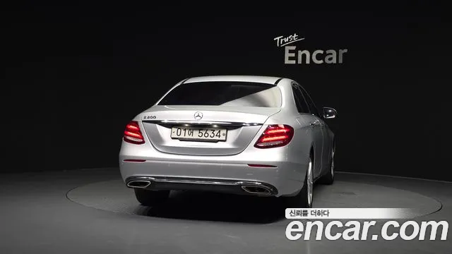 Mercedes-Benz E-Класс 2017 thumb 3