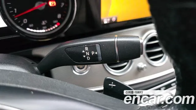 Mercedes-Benz E-Класс 2017 thumb 8