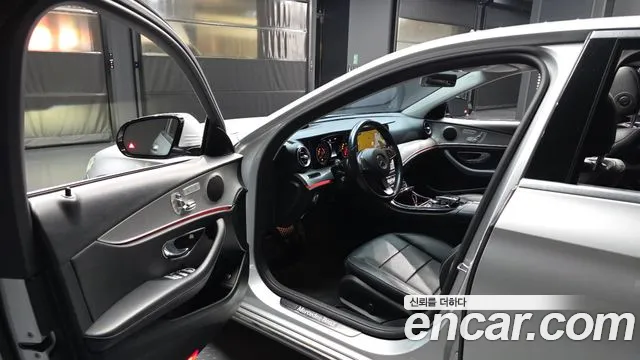Mercedes-Benz E-Класс 2017 thumb 9
