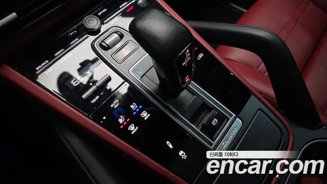 Porsche Cayenne 2019 thumb 9