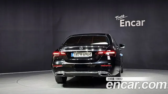 Mercedes-Benz E-Класс 2022 thumb 4