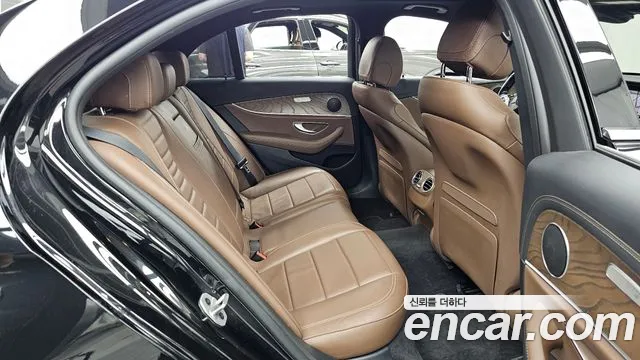 Mercedes-Benz E-Класс 2022 thumb 12