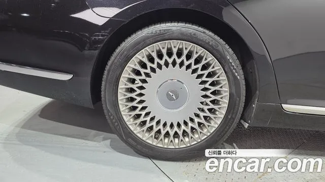 Genesis G90 2019 thumb 4