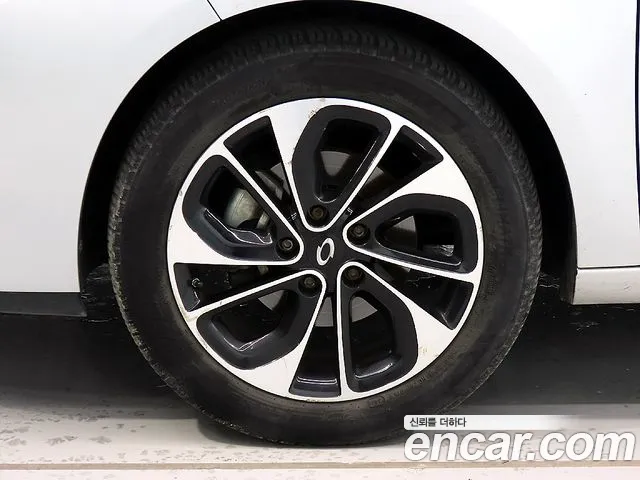 Renault-KoreaSamsung Fluence 2015 thumb 5