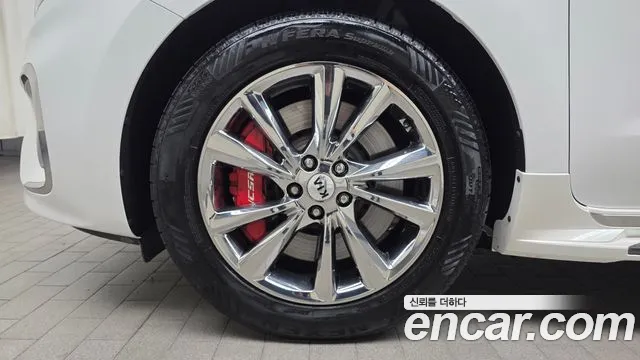 Kia Carnival 2018 thumb 5