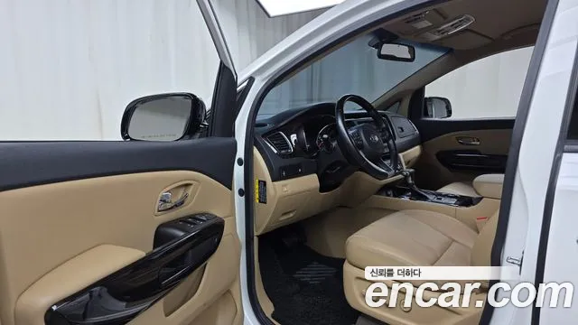 Kia Carnival 2018 thumb 10