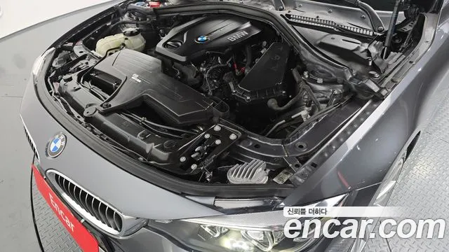 BMW 4-Series 2020 thumb 6