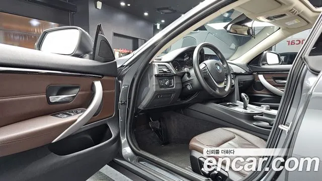 BMW 4-Series 2020 thumb 10