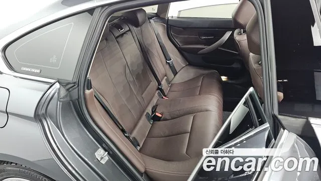 BMW 4-Series 2020 thumb 11