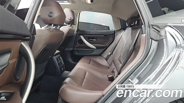 BMW 4-Series 2020 thumb 12