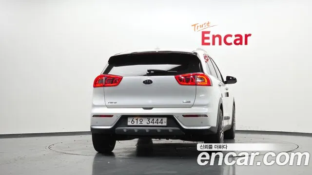 Kia Niro 2017 thumb 4