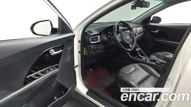 Kia Niro 2017 thumb 10