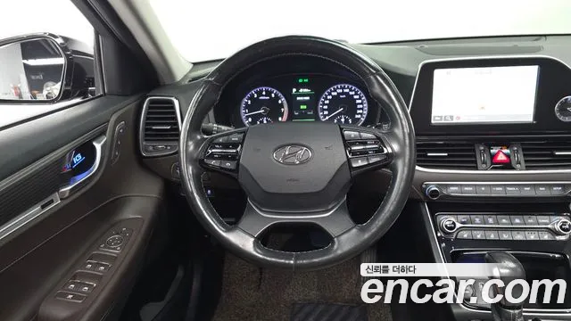 Hyundai Grandeur 2017 thumb 11