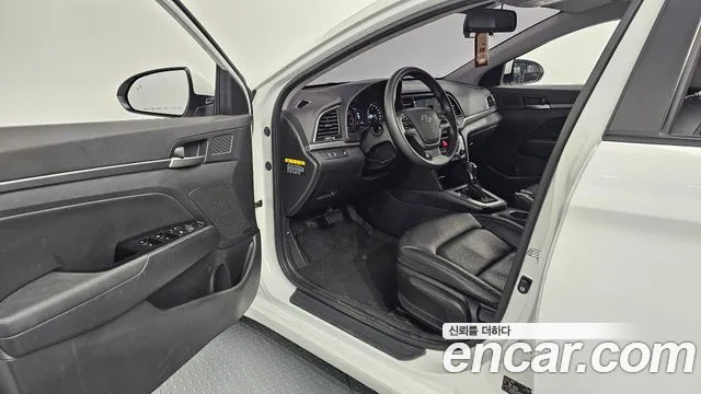 Hyundai Avante 2018 thumb 10