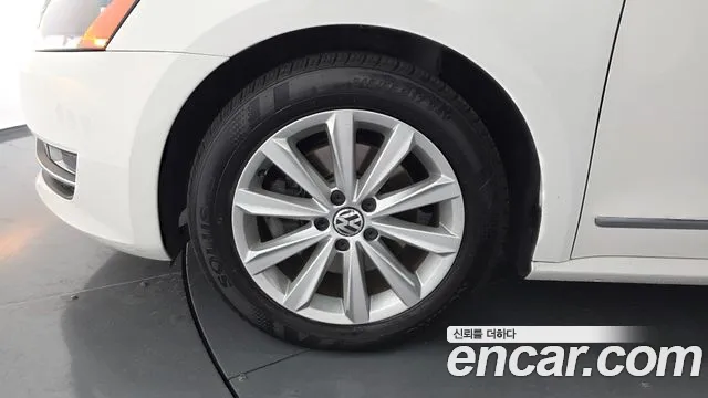 Volkswagen Passat (North America and China) 2015 thumb 5