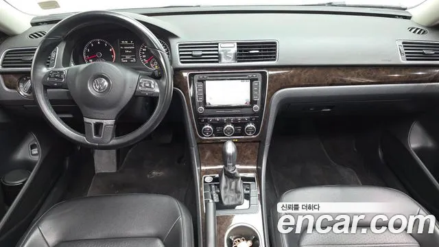 Volkswagen Passat (North America and China) 2015 thumb 7
