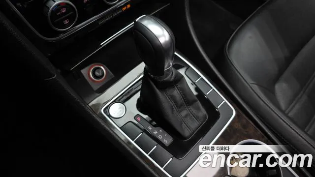 Volkswagen Passat (North America and China) 2015 thumb 9