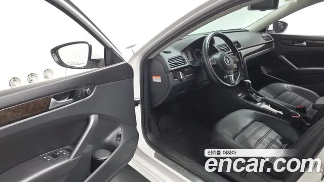 Volkswagen Passat (North America and China) 2015 thumb 10