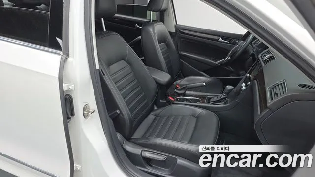 Volkswagen Passat (North America and China) 2015 thumb 11