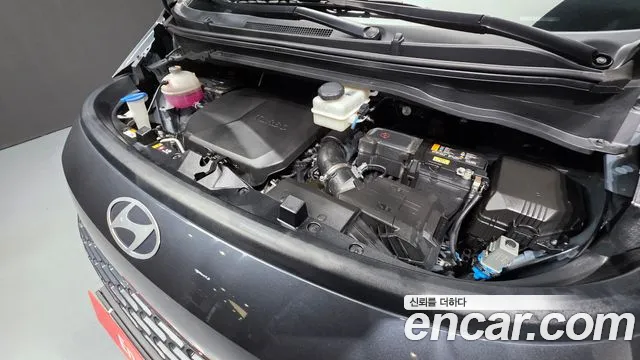 Hyundai Staria 2024 thumb 6