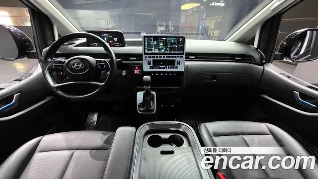 Hyundai Staria 2024 thumb 7